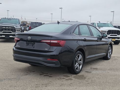 Used 2024 Volkswagen Jetta SE image 3