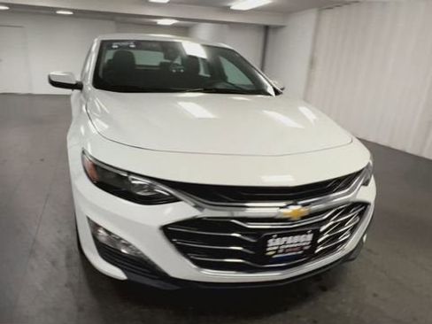 Used 2024 Chevrolet Malibu LT image 3