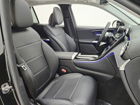 Used 2023 Mercedes-Benz GLC 300 4MATIC image 18