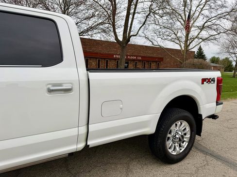 Used 2022 Ford F350 Limited image 17