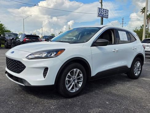 Used 2022 Ford Escape SE FWD image 3