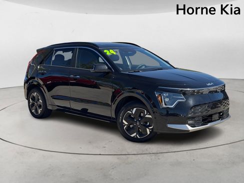 Certified 2024 Kia Niro Wave image 2