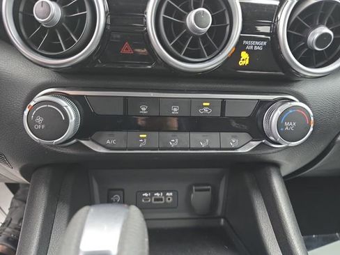 Used 2024 Nissan Sentra SV image 34