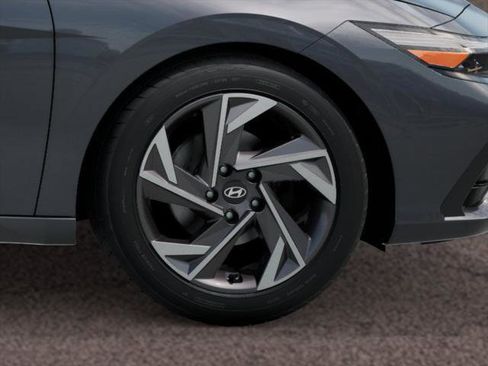 New 2026 Hyundai Elantra Limited FWD image 8