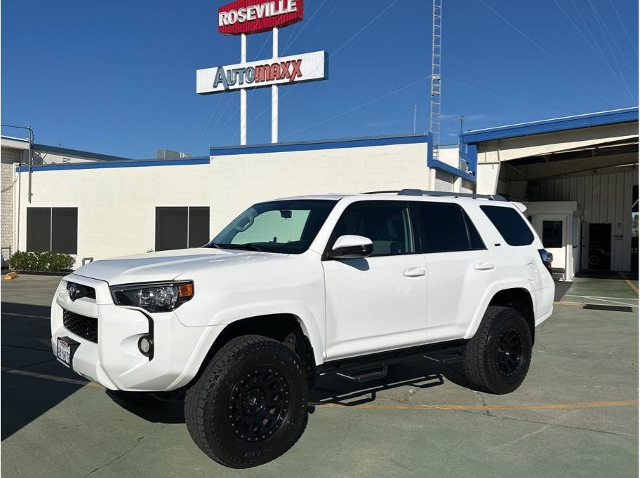 Used 2015 Toyota 4Runner SR5 AWD/4WD image 1