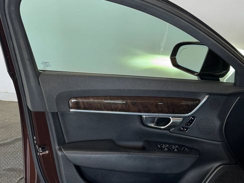 Used 2018 Volvo S90 T5 Momentum w/ Convenience Package image 13