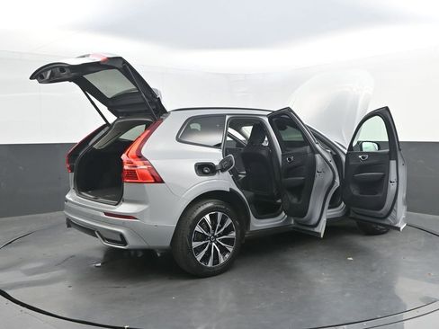 Used 2024 Volvo XC60 B5 Plus AWD/4WD image 39