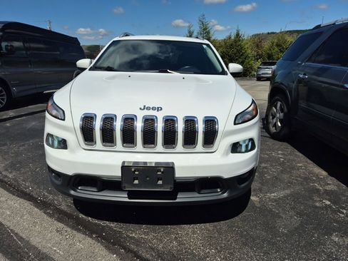 Used 2015 Jeep Cherokee Latitude w/ Cold Weather Group image 2