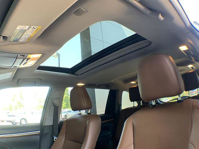 Used 2019 Toyota Highlander Limited AWD/4WD image 22