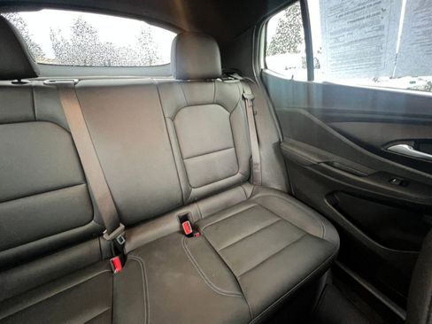 Used 2025 Buick Envista Sport Touring image 37