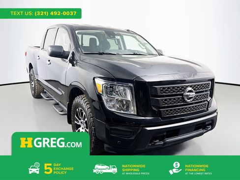 Used 2021 Nissan Titan SV w/ SV Convenience Package image 1