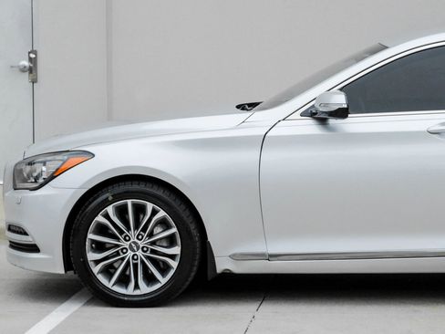 Used 2016 Hyundai Genesis 3.8 AWD/4WD image 17