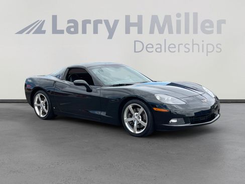 Used 2008 Chevrolet Corvette Coupe w/ Preferred Equipment Group RWD image 7