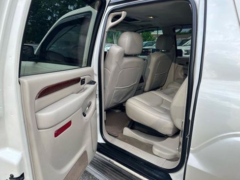 Used 2005 Cadillac Escalade EXT AWD/4WD image 13