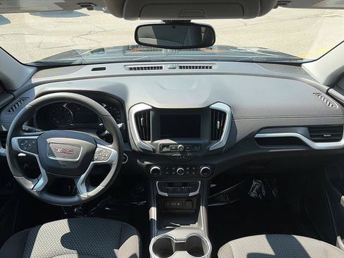 Used 2024 GMC Terrain SLE w/ Driver Convenience Package AWD/4WD image 13