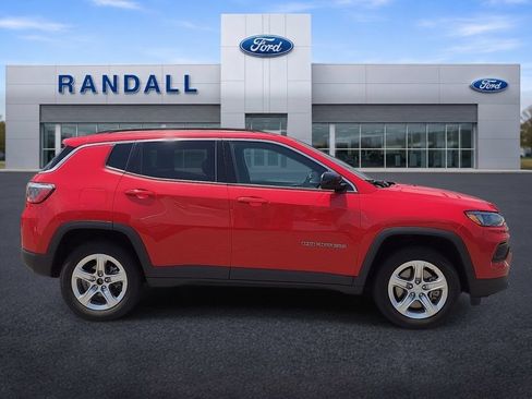 Used 2024 Jeep Compass Latitude AWD/4WD image 6