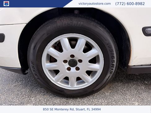 Used 2001 Volvo V70 2.4 FWD image 23