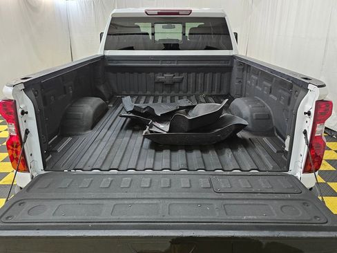 Used 2022 Chevrolet Silverado 2500 LT w/ Convenience Package image 14