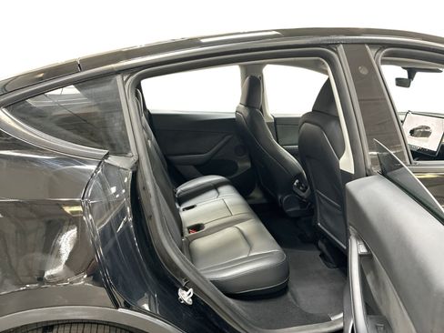Certified 2023 Tesla Model Y Long Range AWD/4WD image 11