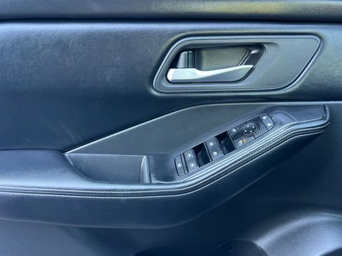 Used 2025 Nissan Rogue SV image 13