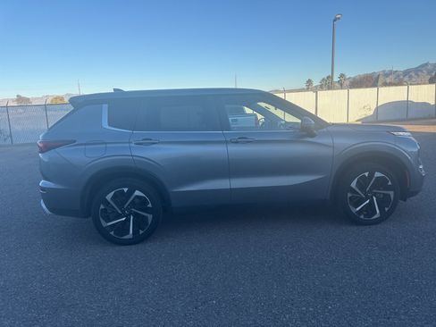 Used 2024 Mitsubishi Outlander SE image 6