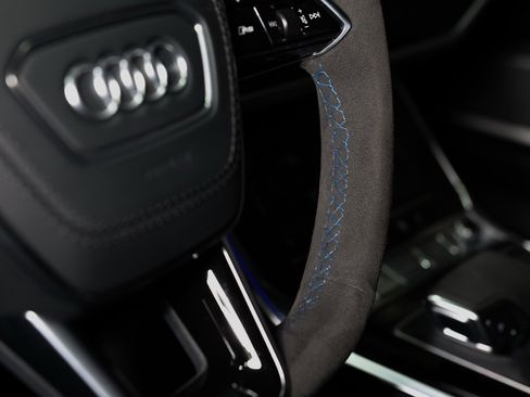 Used 2025 Audi RS 6 performance w/ Blue RS Design Package Plus image 25