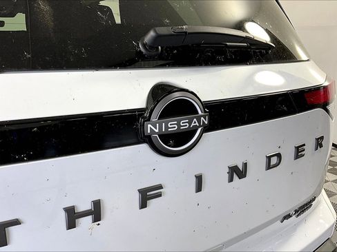 New 2026 Nissan Pathfinder Platinum AWD/4WD image 27