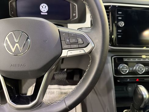 Used 2022 Volkswagen Atlas Cross Sport SE FWD image 15