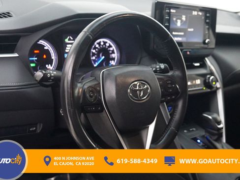 Used 2021 Toyota Venza LE image 19