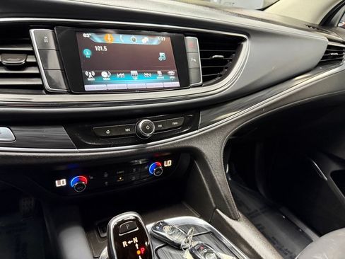 Used 2018 Buick Enclave Essence FWD image 25