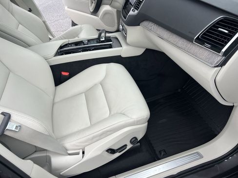 Used 2024 Volvo XC90 B6 Plus w/ Protection Package Premier AWD/4WD image 35