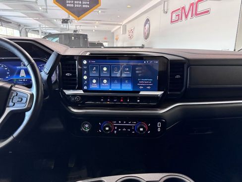 Certified 2022 Chevrolet Silverado 1500 RST image 17