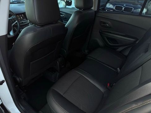 Used 2022 Chevrolet Trax LT w/ Driver Confidence Package image 18