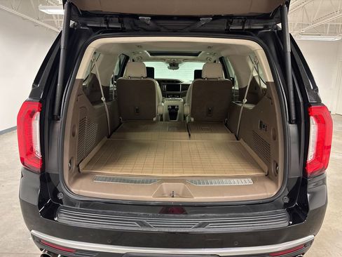 Used 2023 GMC Yukon XL Denali w/ Denali Reserve Package AWD/4WD image 18
