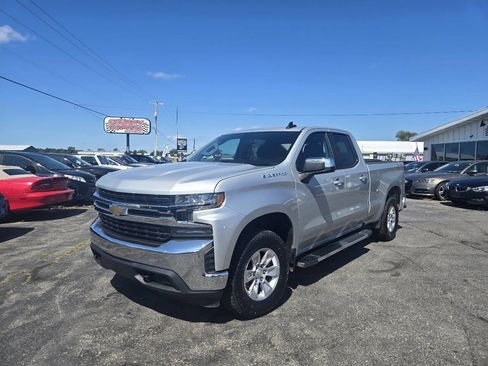 Used 2019 Chevrolet Silverado 1500 LT w/ All-Star Edition AWD/4WD image 2