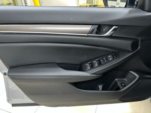 Used 2019 Honda Accord Hybrid image 16