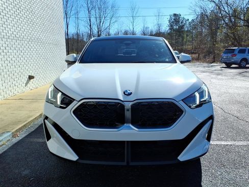 Used 2025 BMW X2 xDrive28i image 2