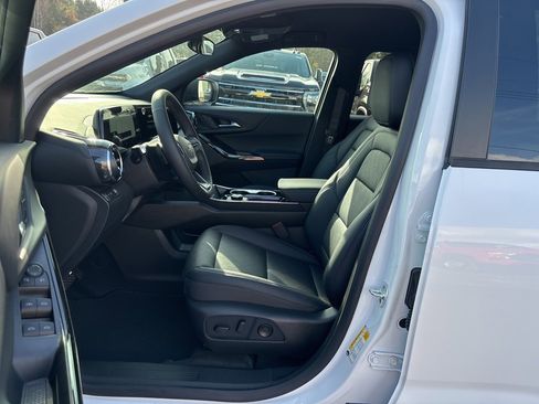 New 2026 Chevrolet Equinox LT image 9