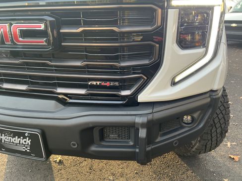Used 2024 GMC Sierra 1500 AT4X image 5