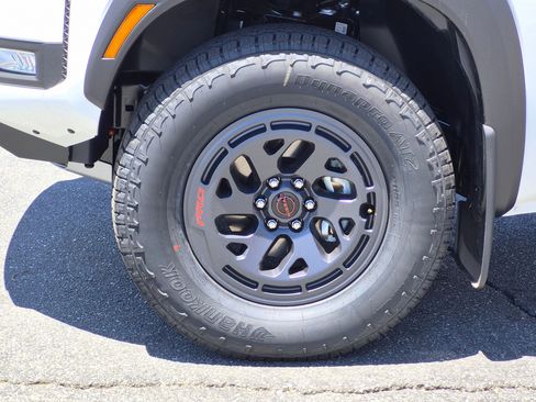 New 2026 Nissan Frontier PRO-4X w/ Tow Package AWD/4WD image 9