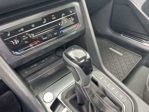 Used 2022 Volkswagen Tiguan SEL R-Line AWD/4WD image 30