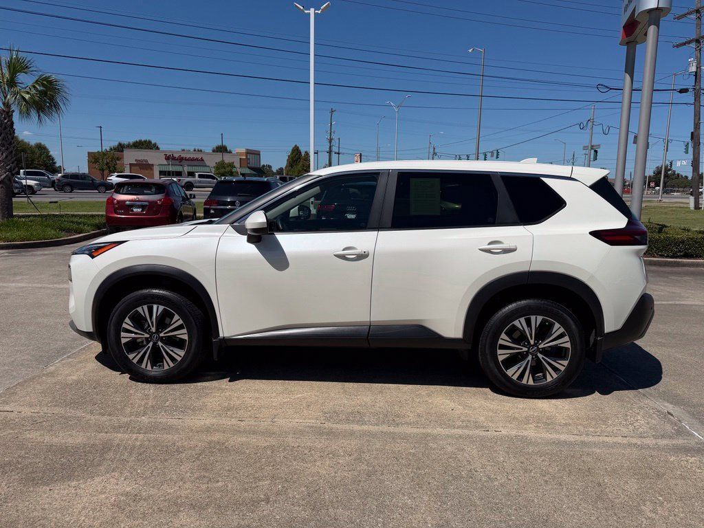 Used 2023 Nissan Rogue SV FWD image 2