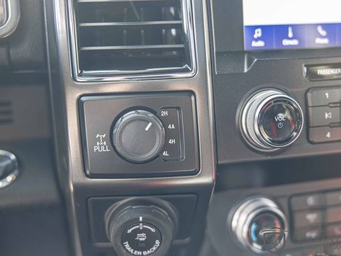 Used 2019 Ford F150 Lariat w/ Equipment Group 502A Luxury AWD/4WD image 31