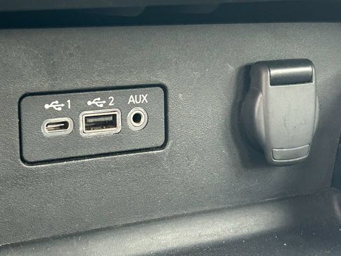 Used 2024 Nissan Altima 2.5 SV FWD image 14