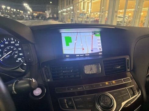 Used 2018 INFINITI Q70 Luxe w/ Cargo Package image 26