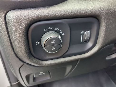 Used 2022 RAM 1500 Big Horn AWD/4WD image 15