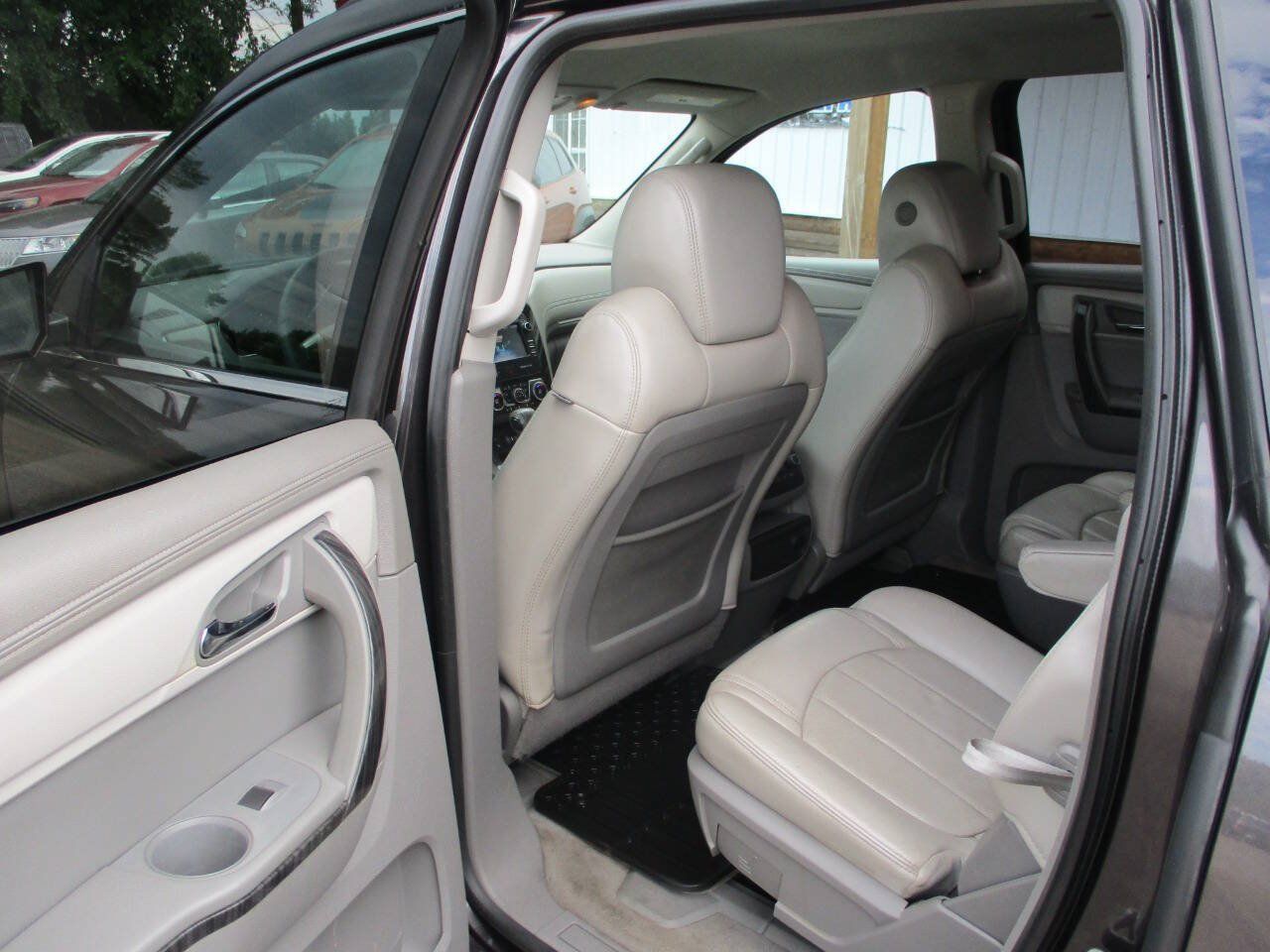 Used 2013 Chevrolet Traverse LTZ AWD/4WD image 19