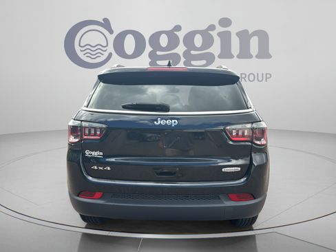 Used 2024 Jeep Compass Latitude AWD/4WD image 4