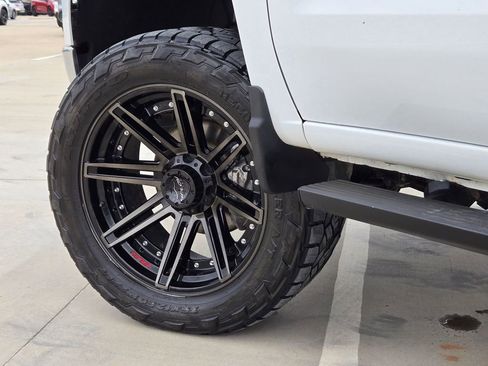 Used 2024 Chevrolet Silverado 1500 LT AWD/4WD image 30