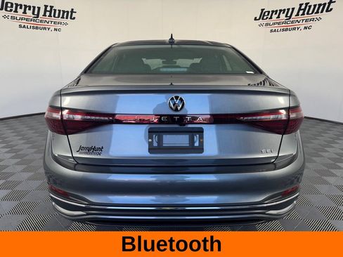 Used 2025 Volkswagen Jetta SEL FWD image 8